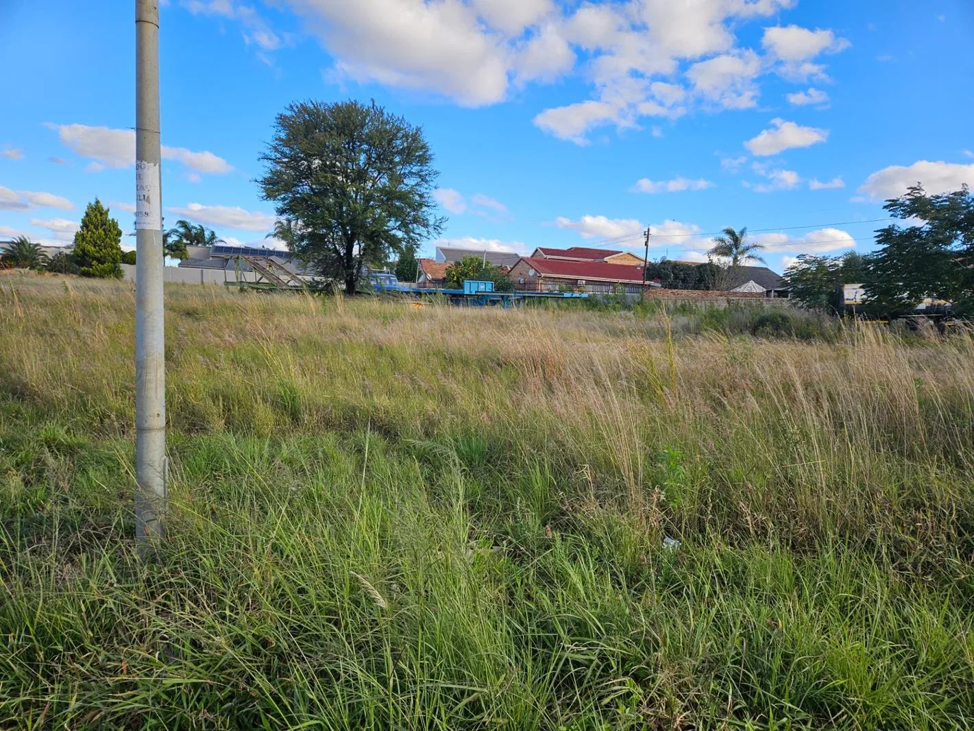 608 m² Land available in Manzil Park