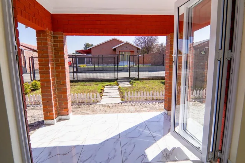 2 Bedroom House to rent in President Park