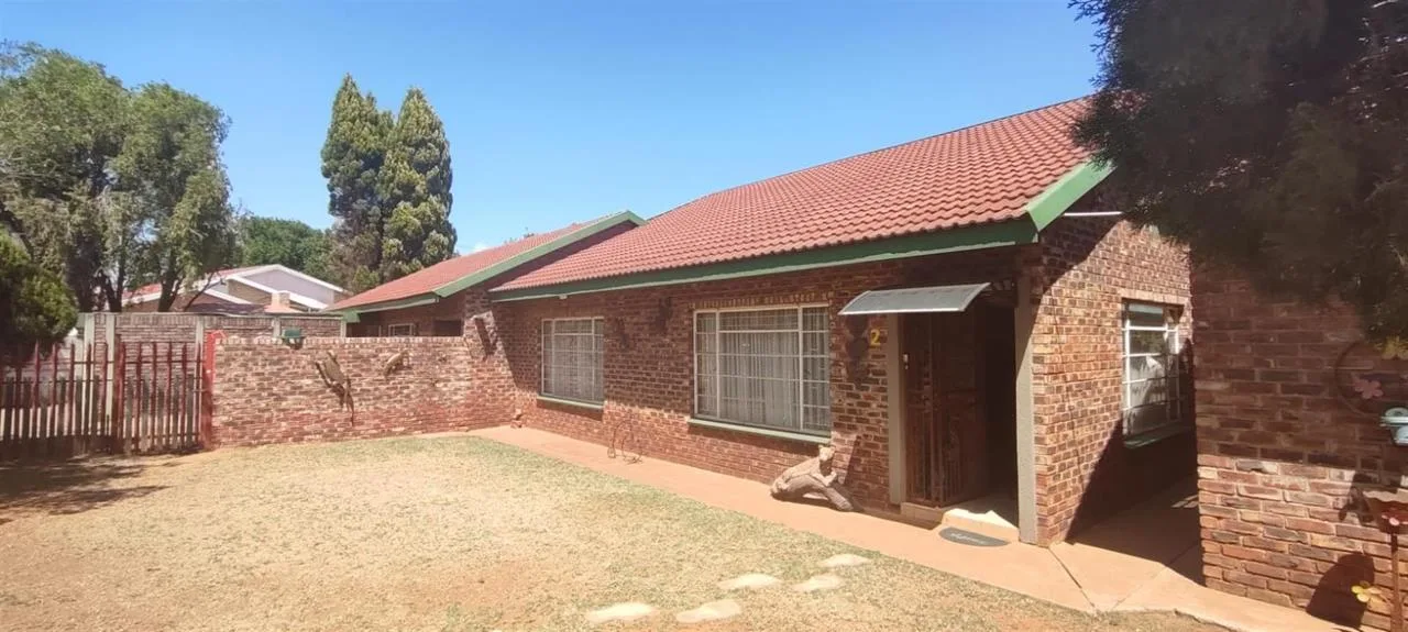 7 Bedroom House for sale in Stilfontein Ext 4