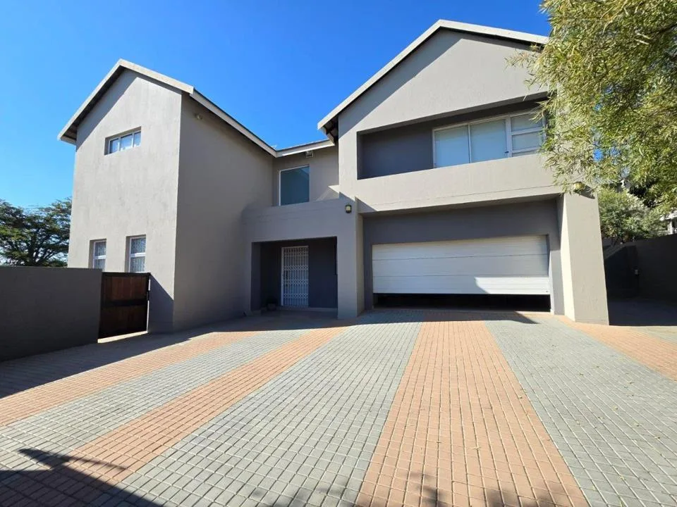 4 Bedroom House to rent in Waterkloof Heights