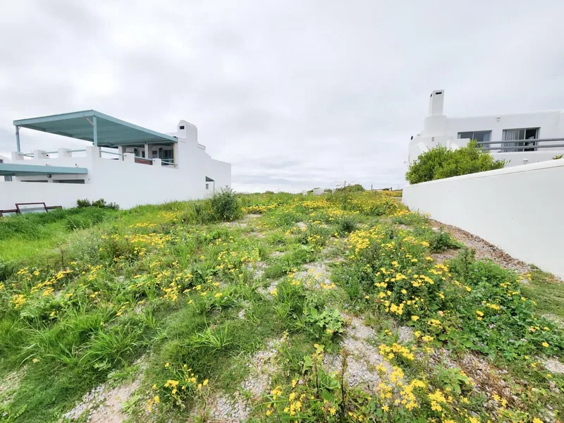 365 m² Land available in Paradise Beach