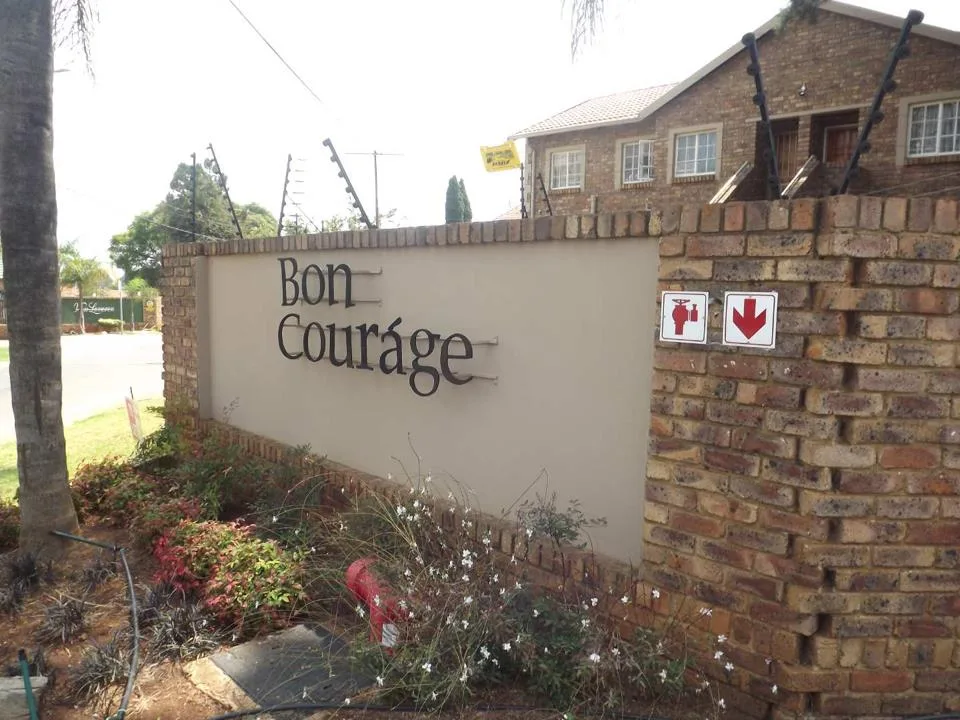 2 Bedroom Apartment / flat to rent in Die Hoewes