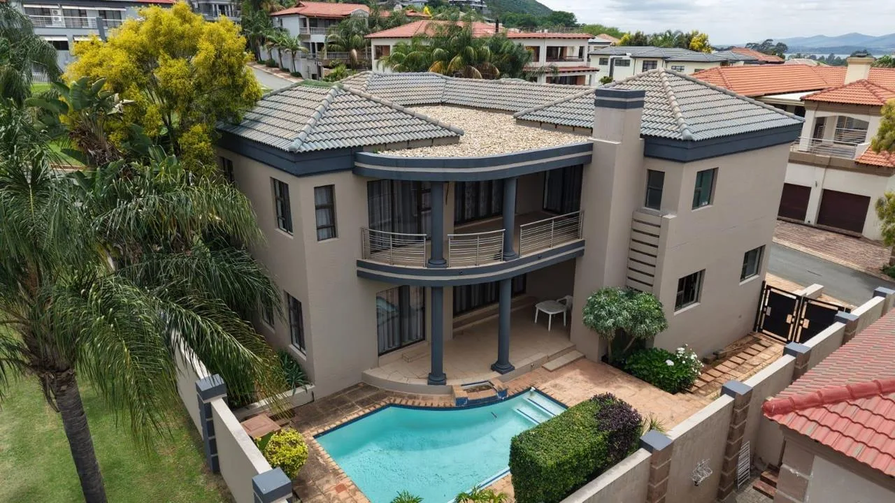 5 Bedroom House for sale in Kosmos Ridge