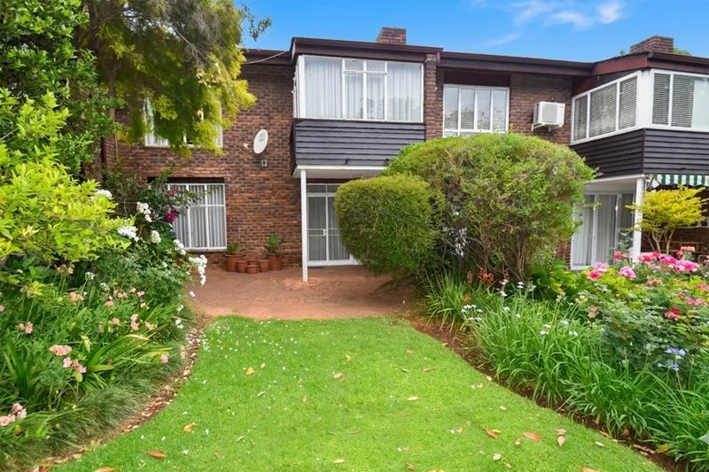 2 Bedroom Townhouse to rent in Hyde Park