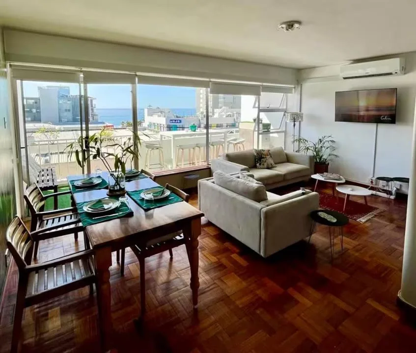 2 Bedroom Apartment / flat to rent in Sea Point