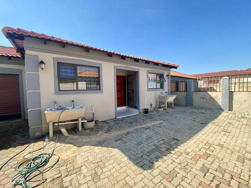 1 Bedroom Apartment / flat to rent in Goudrand