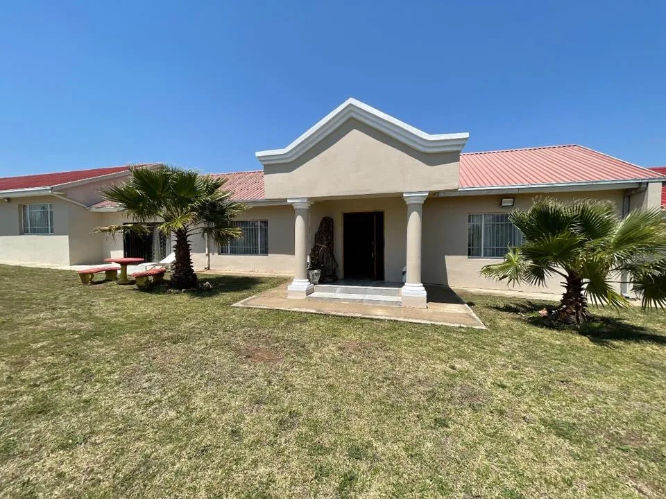 7 Bedroom House for sale in Walker Fruit Farms