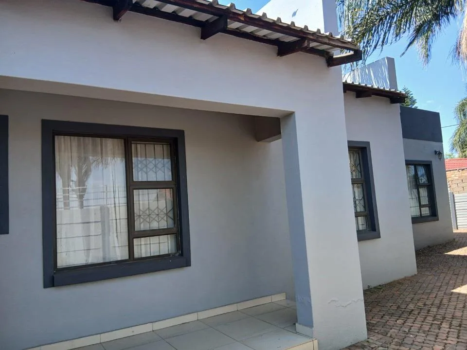 2 Bedroom House to rent in Philip Nel Park