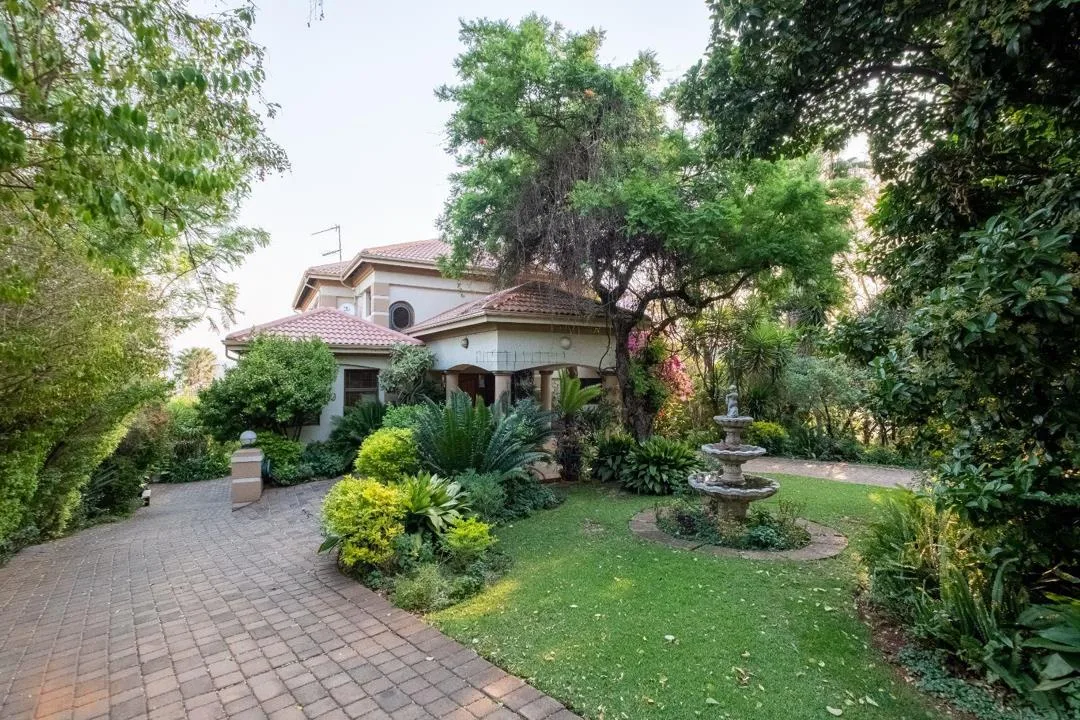 4 Bedroom House for sale in Kosmos Ridge