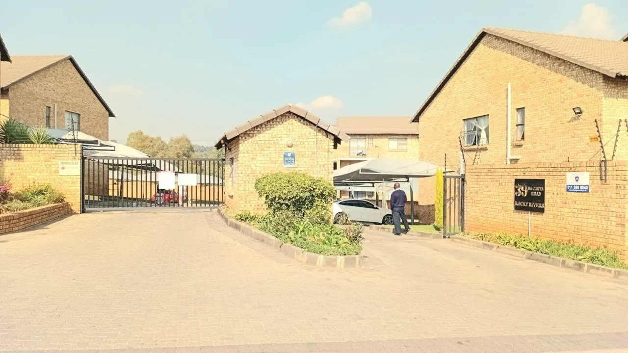 3 Bedroom Apartment / flat to rent in Corlett Gardens