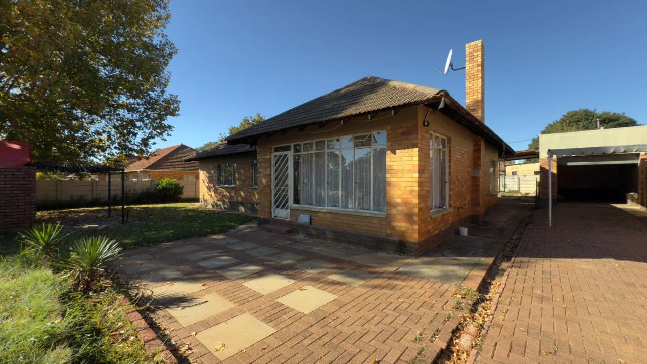 4 Bedroom House for sale in Stilfontein Ext 4