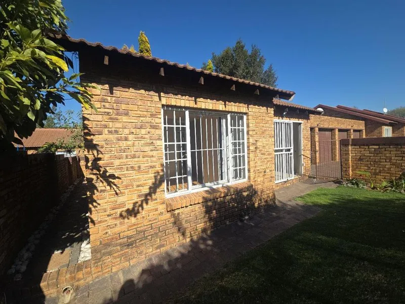2 Bedroom Townhouse to rent in Wilgeheuwel