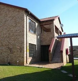 2 Bedroom Apartment / flat to rent in Florida Lake