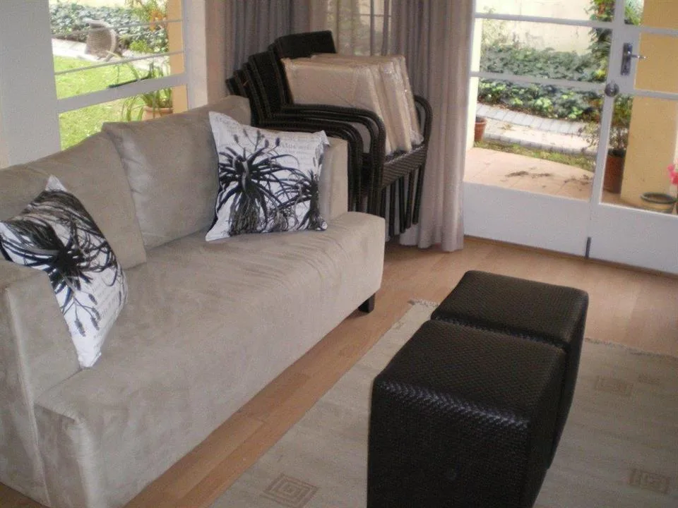 3 Bedroom Apartment / flat to rent in Morningside