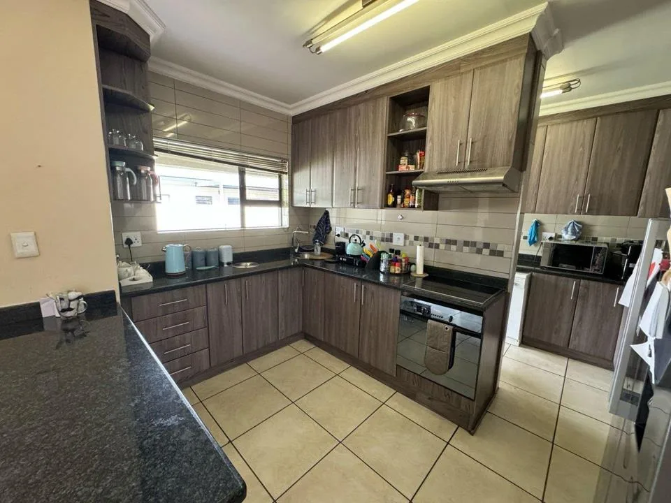 3 Bedroom House for sale in Grimbeeck Park