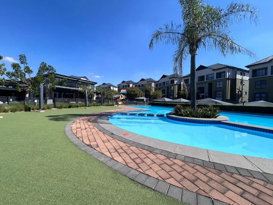 3 Bedroom Apartment / flat to rent in Waterfall Heights