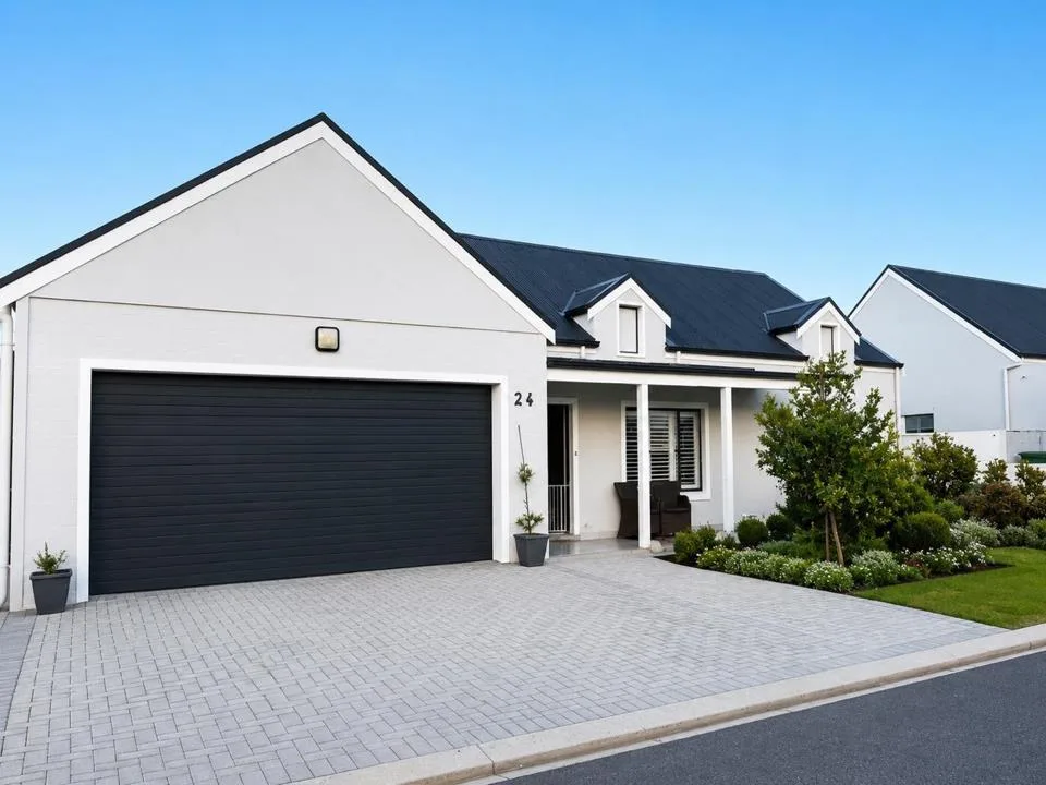 3 Bedroom House for sale in Westcliff