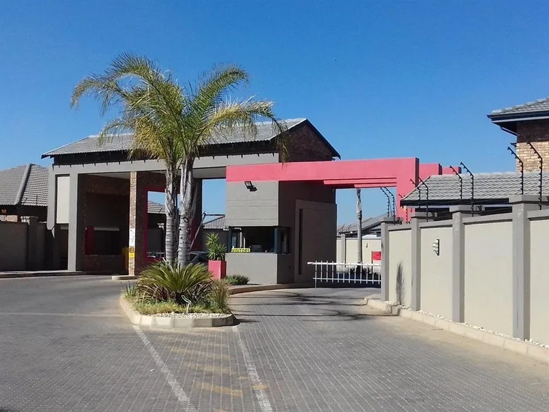 3 Bedroom Townhouse to rent in Beyers Park