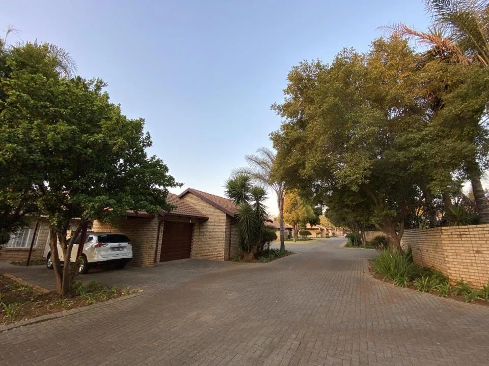 2 Bedroom Townhouse to rent in Die Wilgers