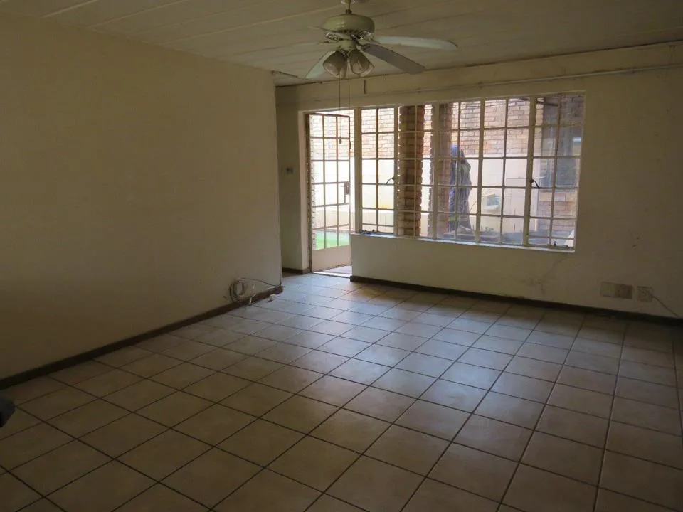 3 Bedroom Apartment / flat to rent in South Crest