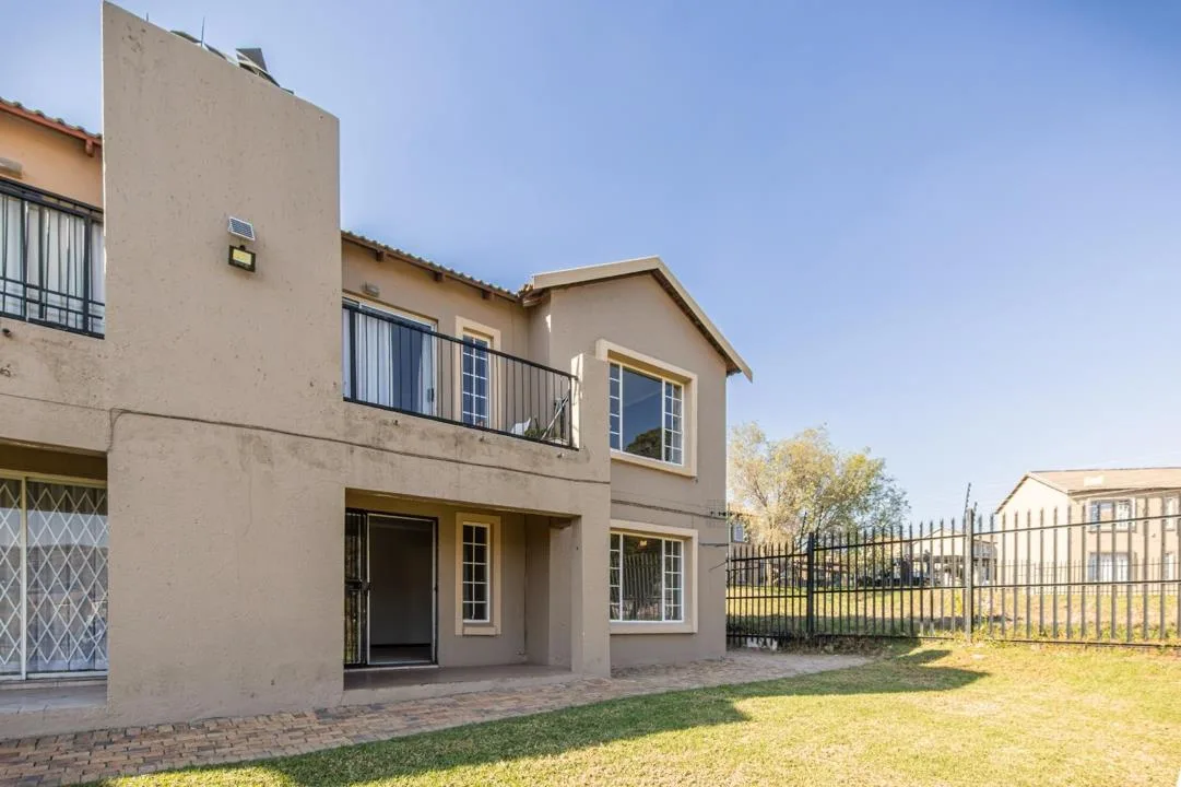 2 Bedroom Apartment / flat to rent in Wilgeheuwel
