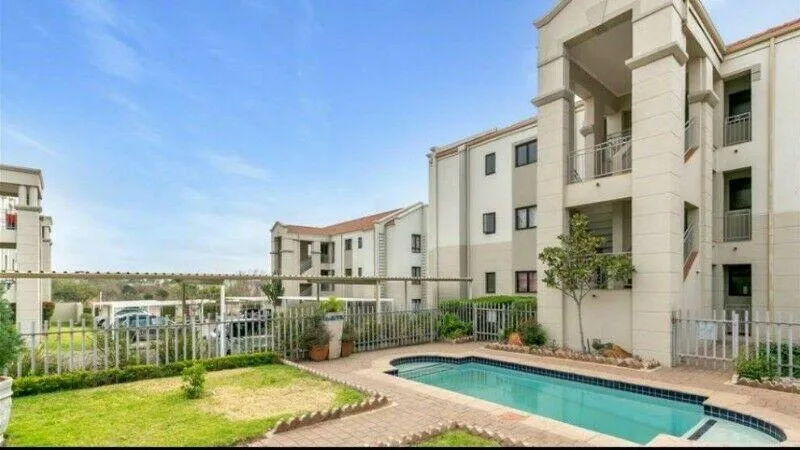 Apartment / flat to rent in Halfway House