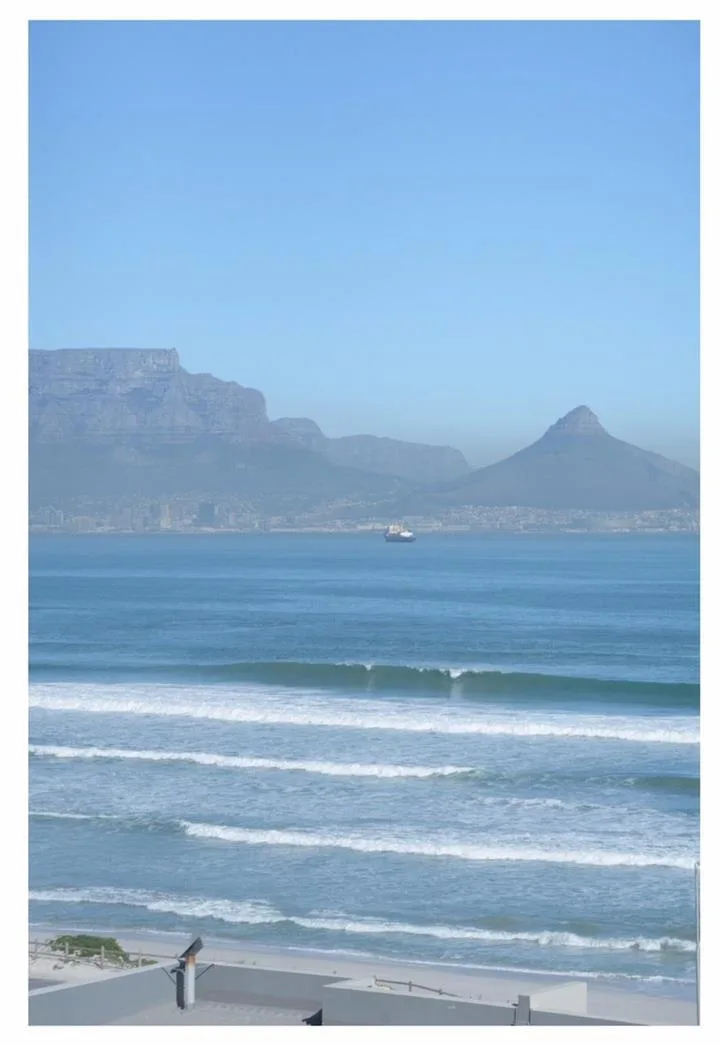 2 Bedroom Apartment / flat to rent in Bloubergstrand
