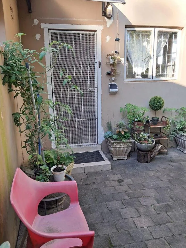 1 Bedroom House to rent in Cowies Hill