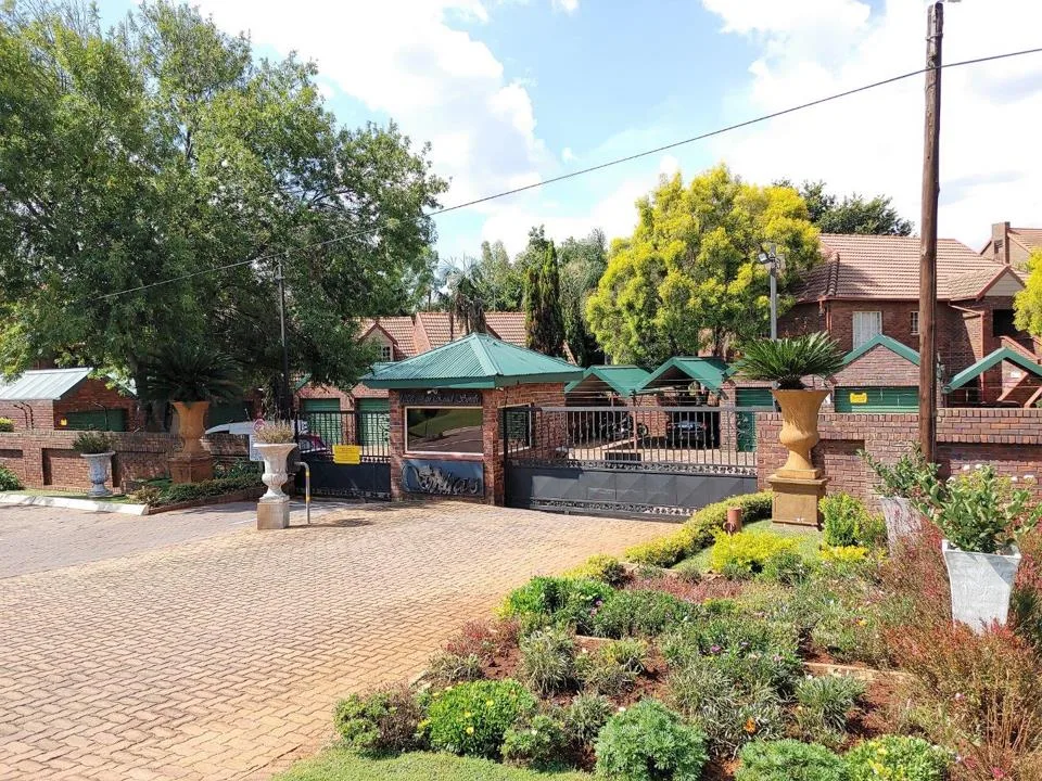 3 Bedroom Townhouse to rent in Eldoraigne