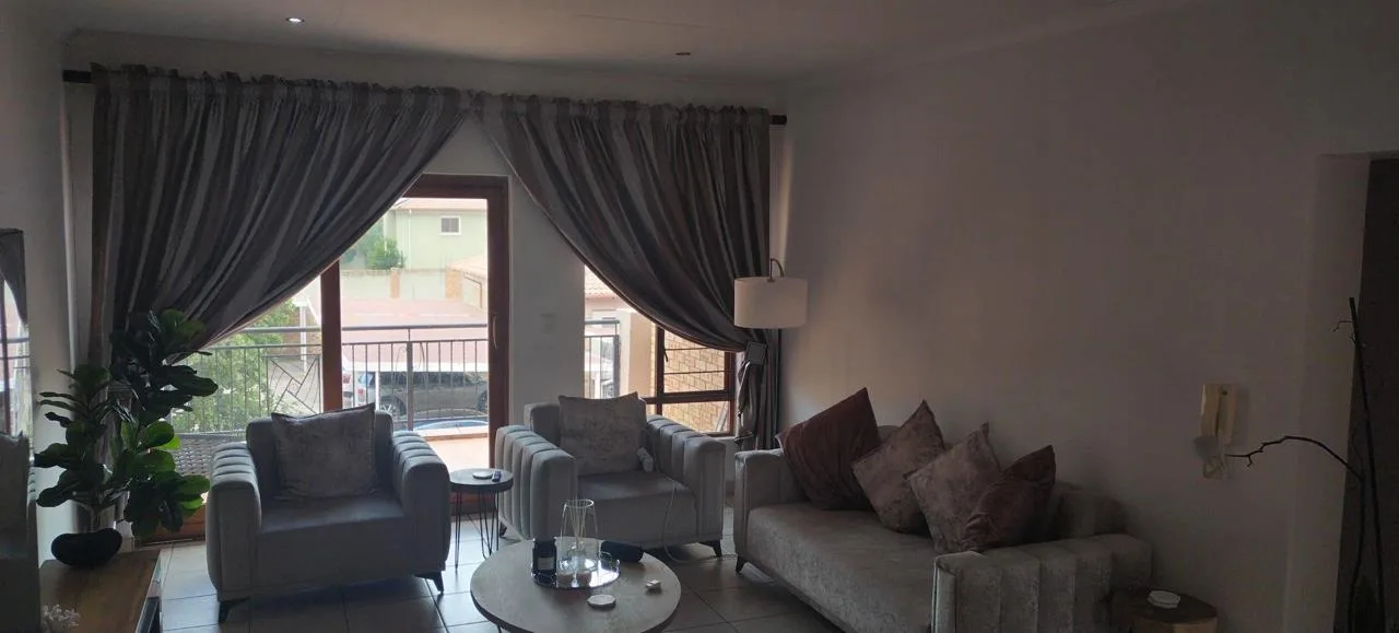 2 Bedroom Apartment / flat to rent in Sonneveld