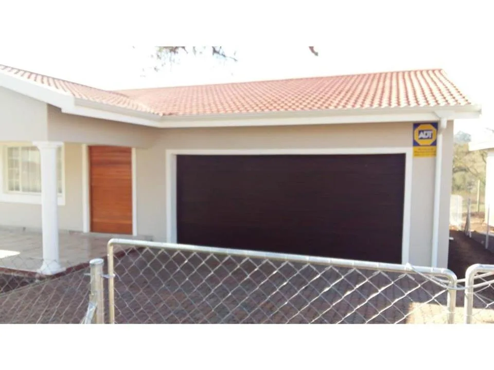 4 Bedroom Townhouse to rent in Lincoln Meade