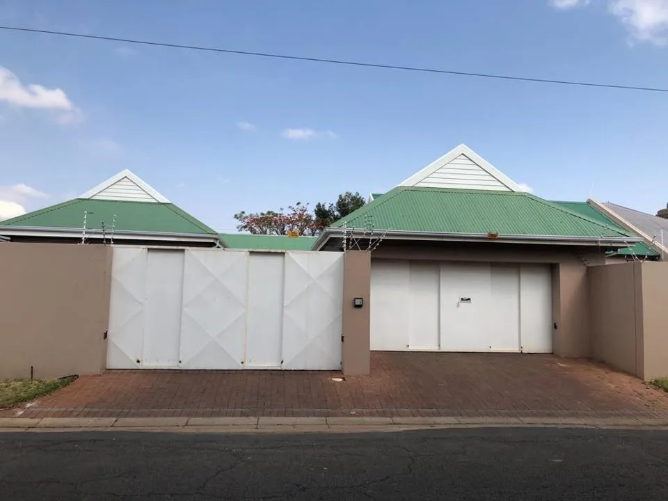 Townhouse to rent in Auckland Park