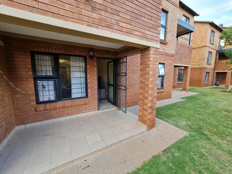 2 Bedroom Townhouse to rent in Olympus AH