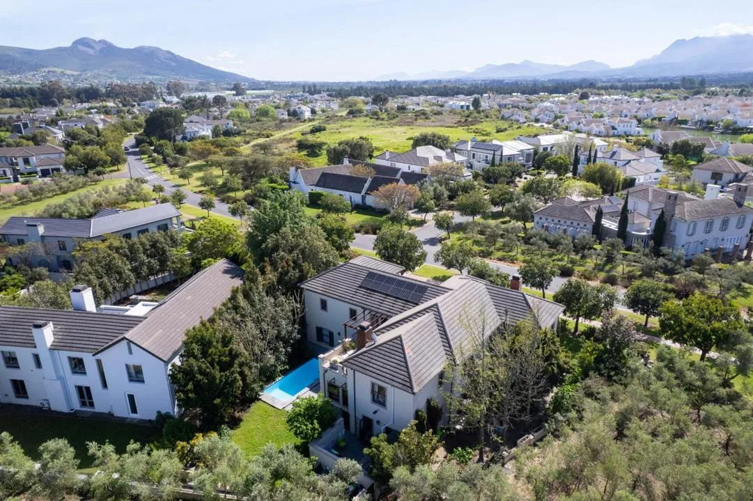 5 Bedroom House for sale in Val de Vie Estate