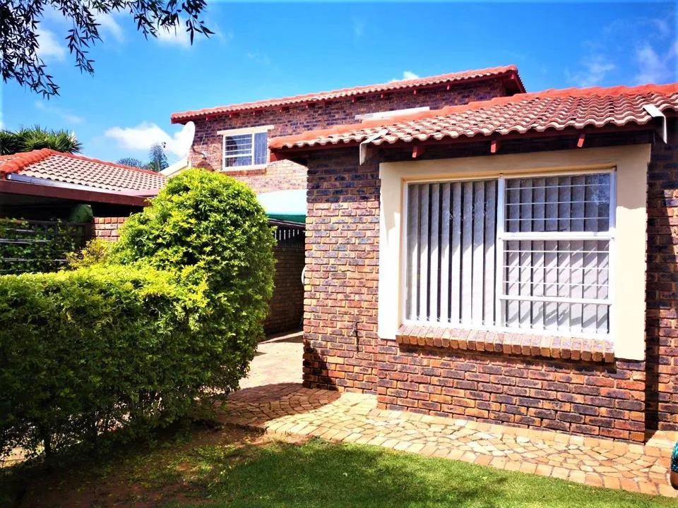 3 Bedroom Apartment / flat to rent in Weltevreden Park