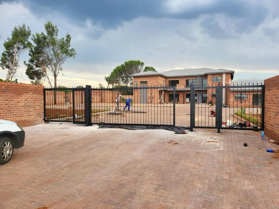 2 Bedroom Apartment / flat to rent in Raslouw