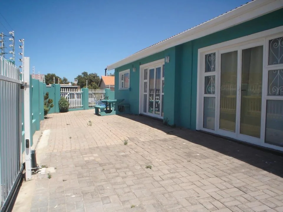 8 Bedroom House to rent in Saldanha Central