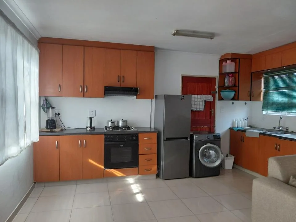 2 Bedroom House to rent in Brackenham