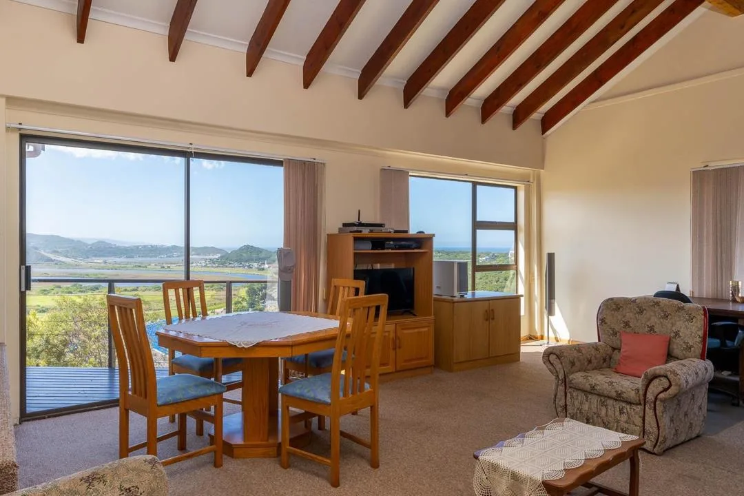 6 Bedroom House for sale in Groot Brakrivier Central