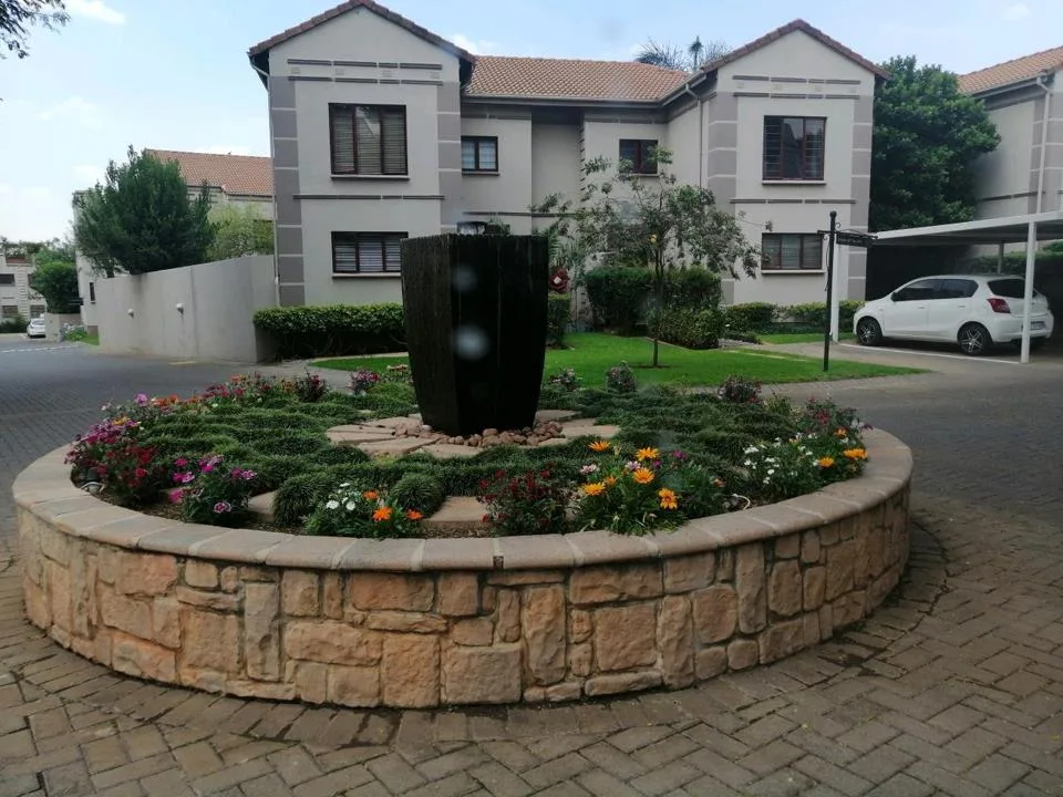 2 Bedroom Townhouse to rent in Bedfordview
