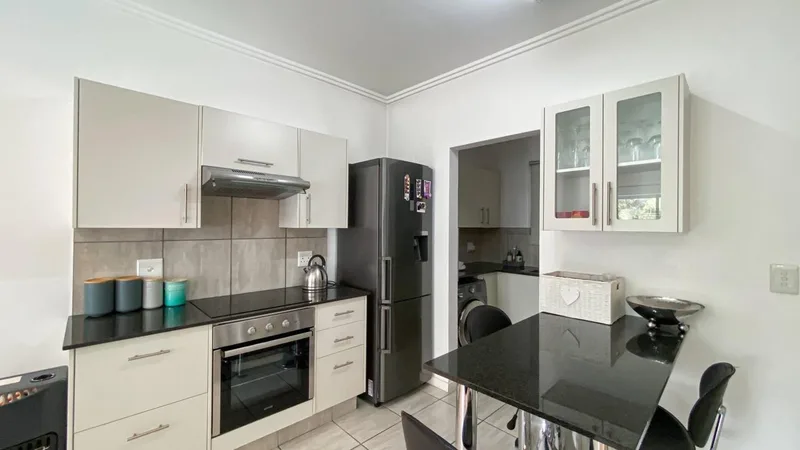 3 Bedroom Apartment / flat to rent in Morningside Manor