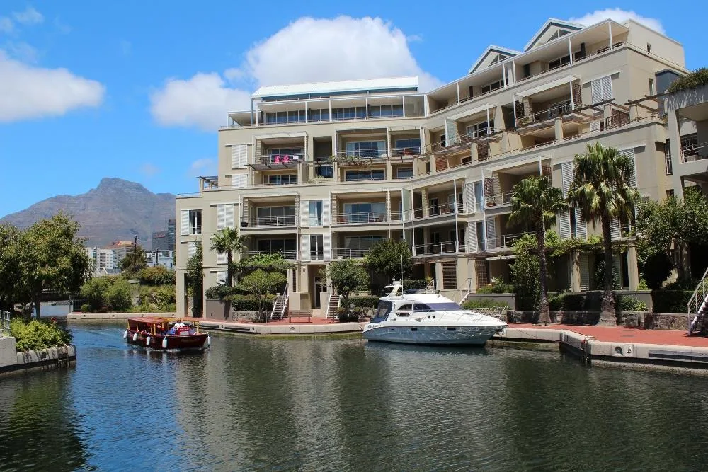 2 Bedroom Apartment / flat for sale in Waterfront