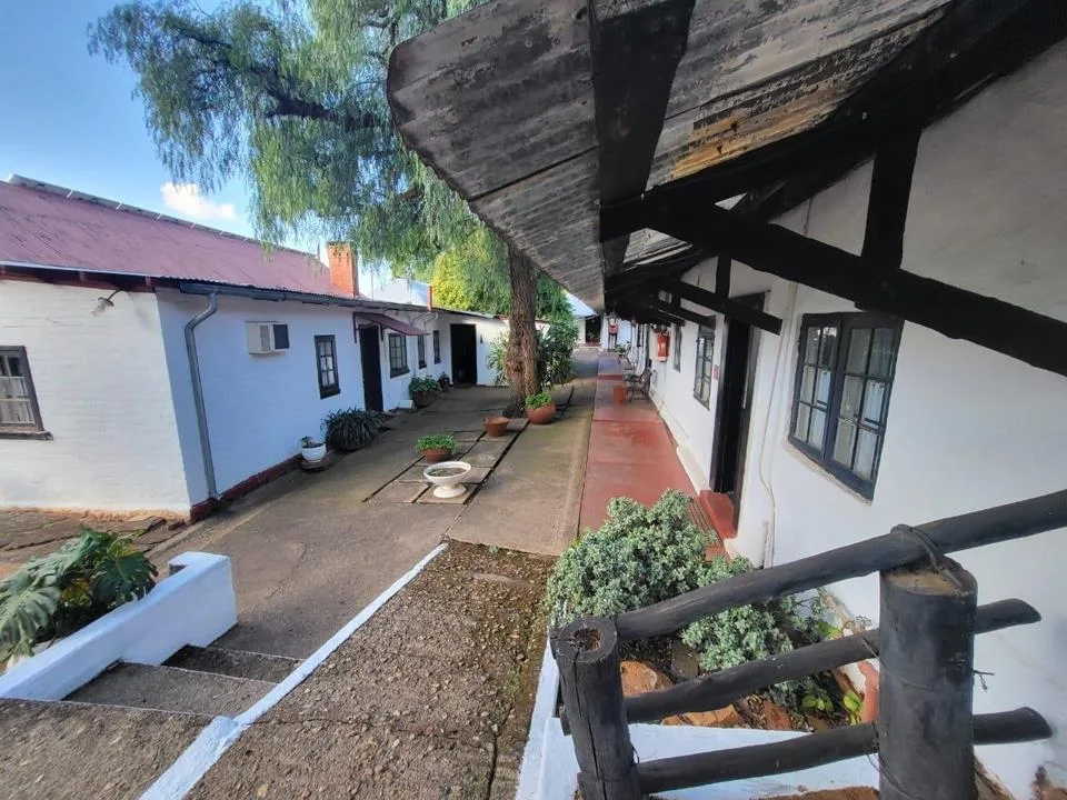 10 Bedroom House for sale in Donkerhoek AH