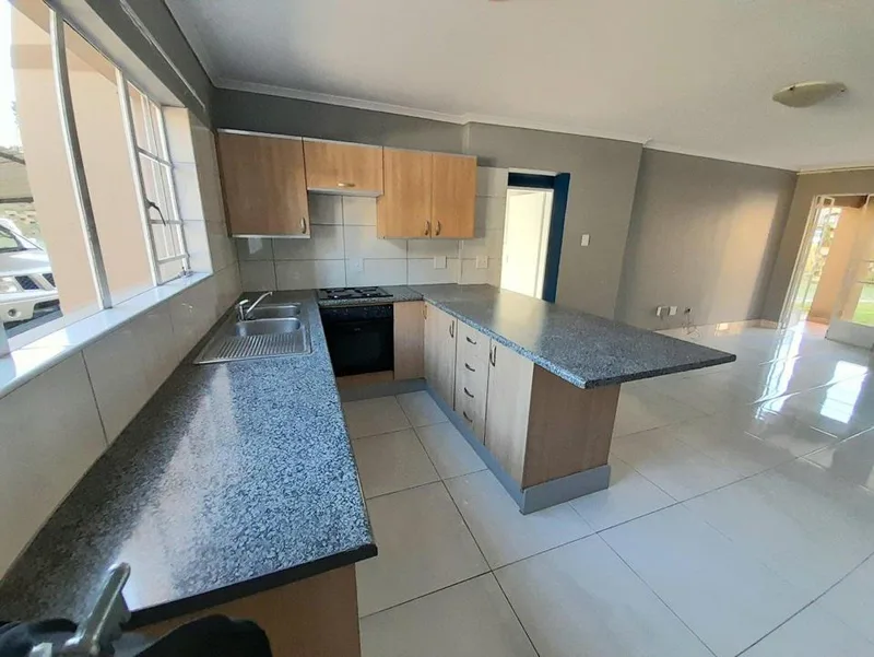 2 Bedroom Apartment / flat to rent in Meredale