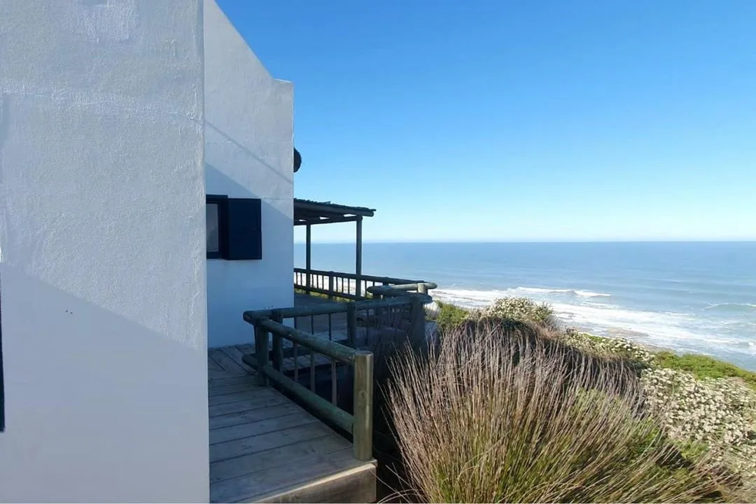 4 Bedroom House for sale in Fynbosstrand