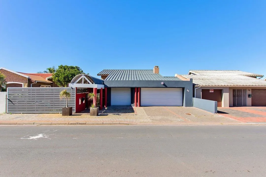 4 Bedroom House for sale in Saldanha Heights