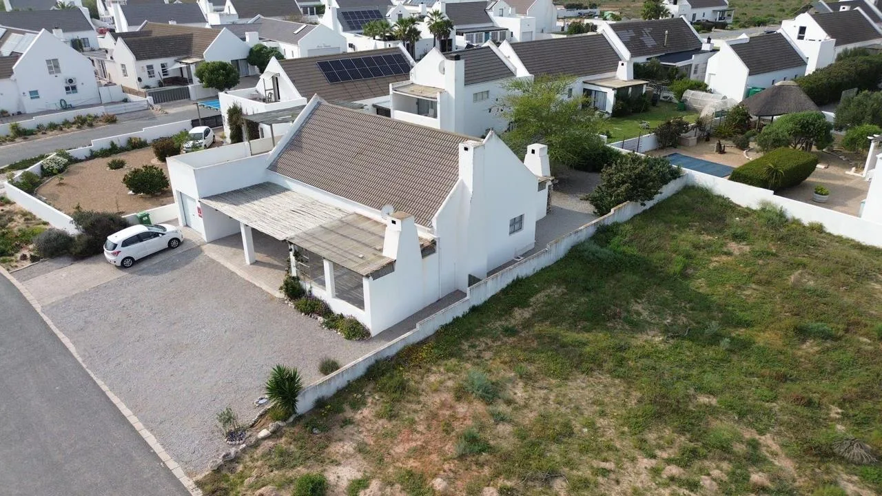 4 Bedroom House for sale in Golden Mile