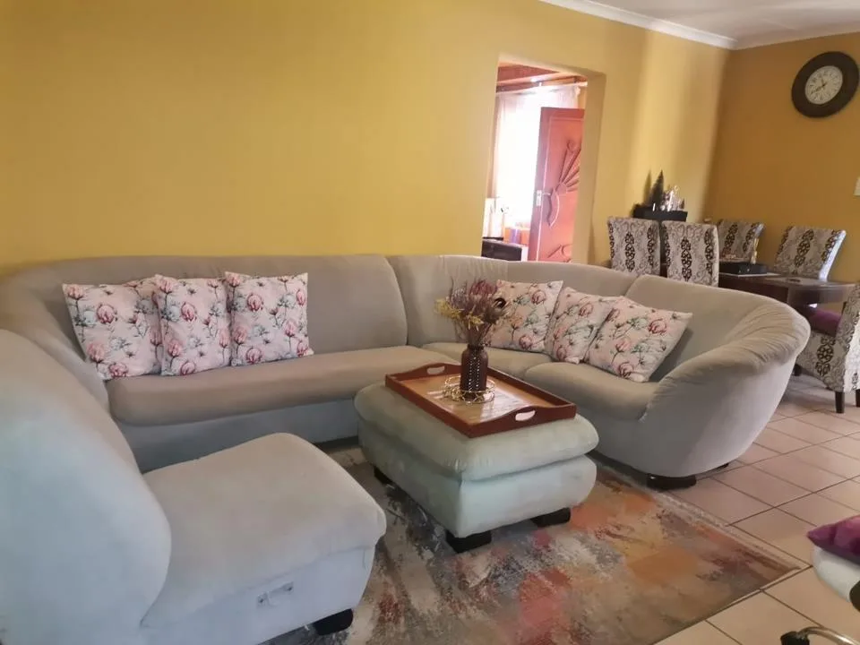 House to rent in Clayville