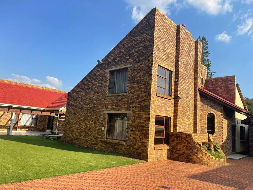12 Bedroom House to rent in Beyers Park