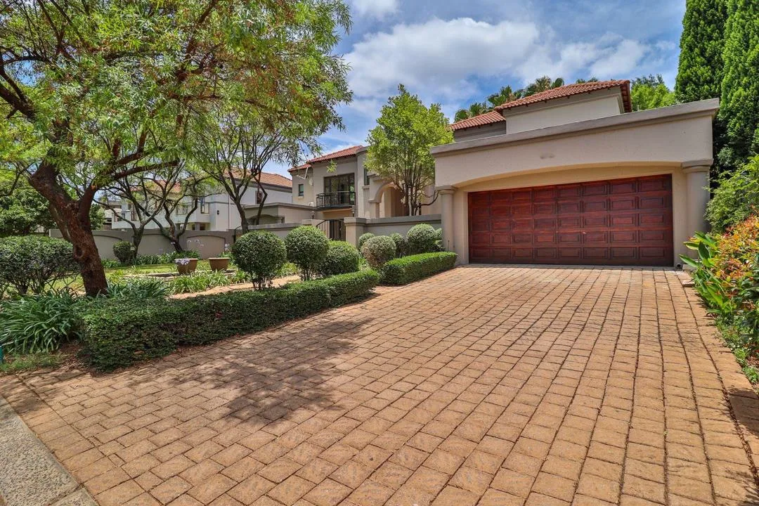 4 Bedroom House to rent in Silver Lakes Golf Estate